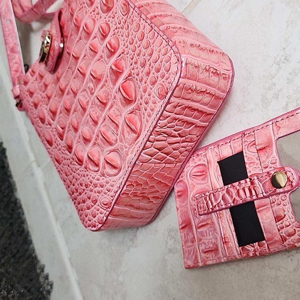 🩷 🩷 BRAHMIN Marley PINK PUNCH Crossbody & PINK PUNCH Credit Card Wallet 🩷 🩷 - Picture 7 of 11